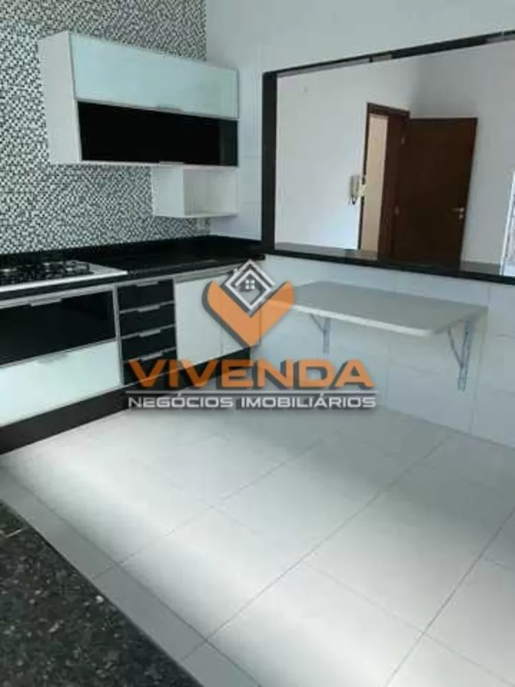 Casa à venda com 3 quartos, 255m² - Foto 8