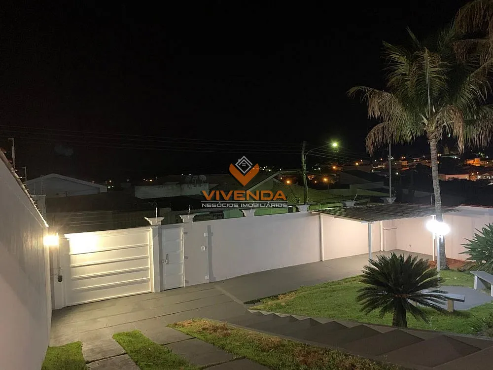 Casa, 4 quartos, 151 m² - Foto 1