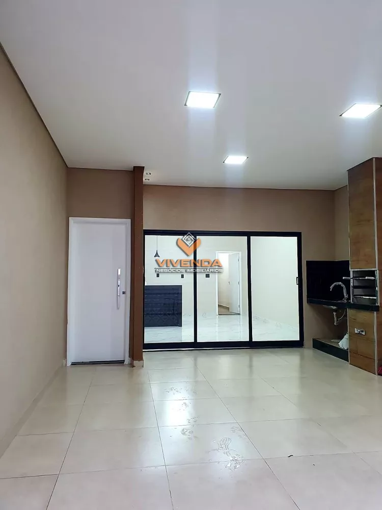 Casa à venda com 2 quartos, 100m² - Foto 2