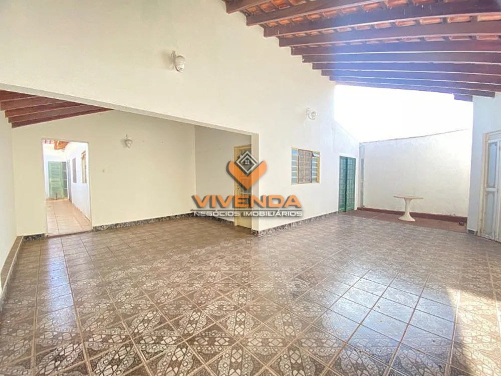 Casa, 4 quartos, 200 m² - Foto 1