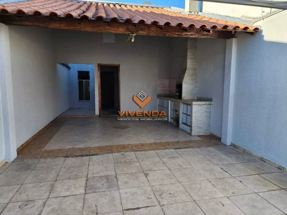 Casa à venda com 2 quartos, 125m² - Foto 1