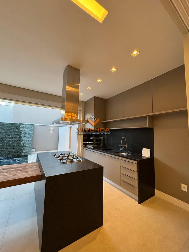 Casa, 3 quartos, 216 m² - Foto 3