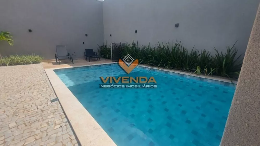 Casa à venda com 3 quartos, 250m² - Foto 2