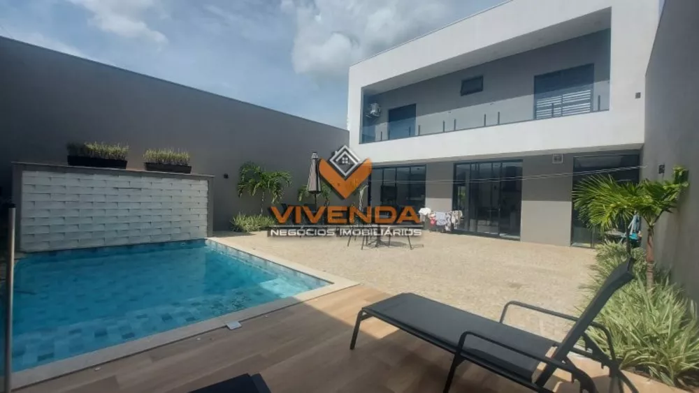 Casa à venda com 3 quartos, 250m² - Foto 1