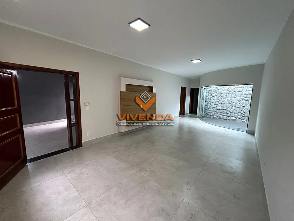 Casa, 3 quartos, 200 m² - Foto 1