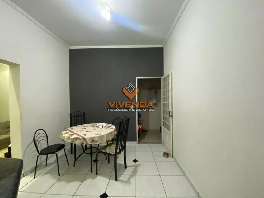 Casa à venda com 3 quartos, 200m² - Foto 3