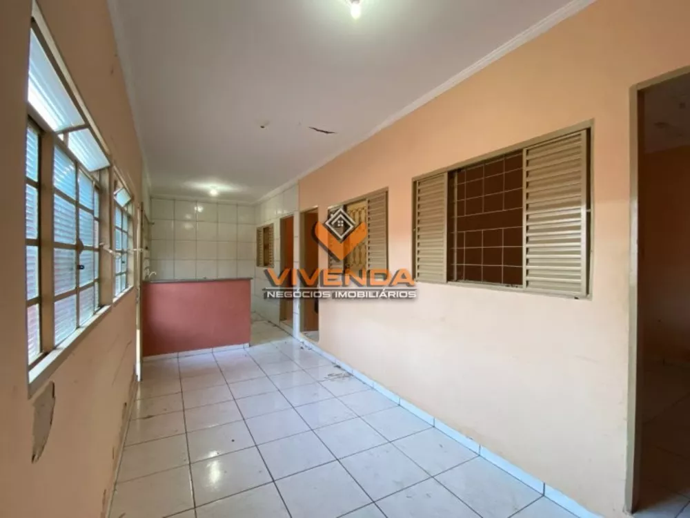 Casa à venda com 3 quartos, 65m² - Foto 1