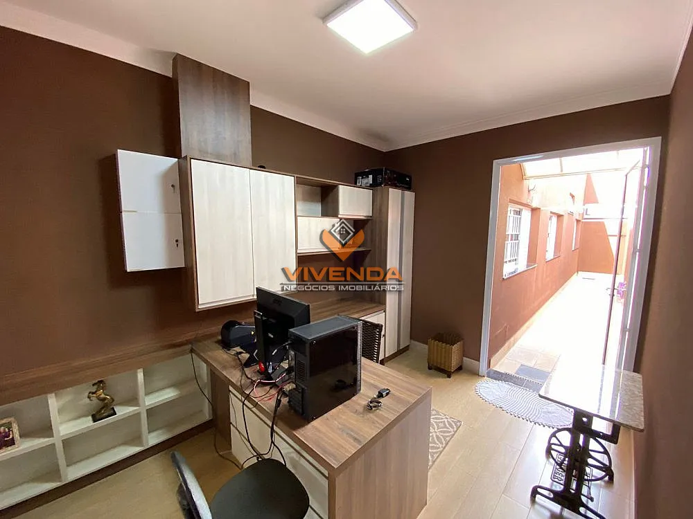 Casa, 4 quartos, 230 m² - Foto 3