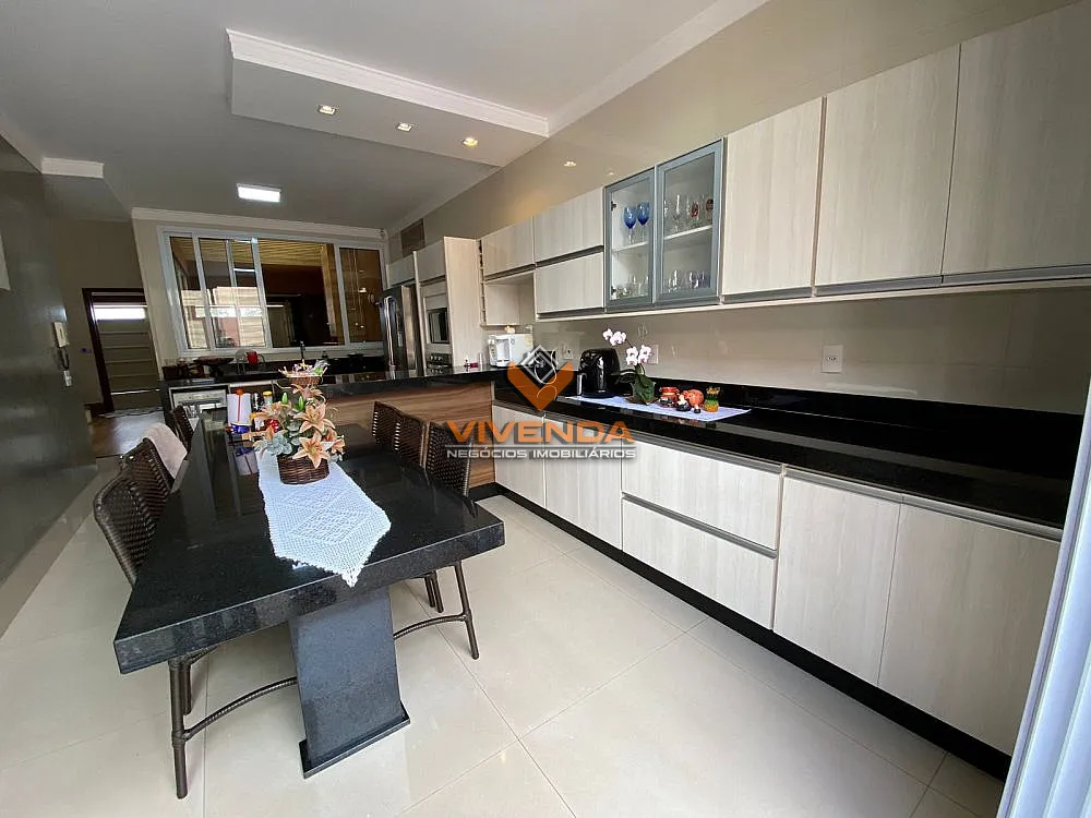 Casa, 4 quartos, 230 m² - Foto 9