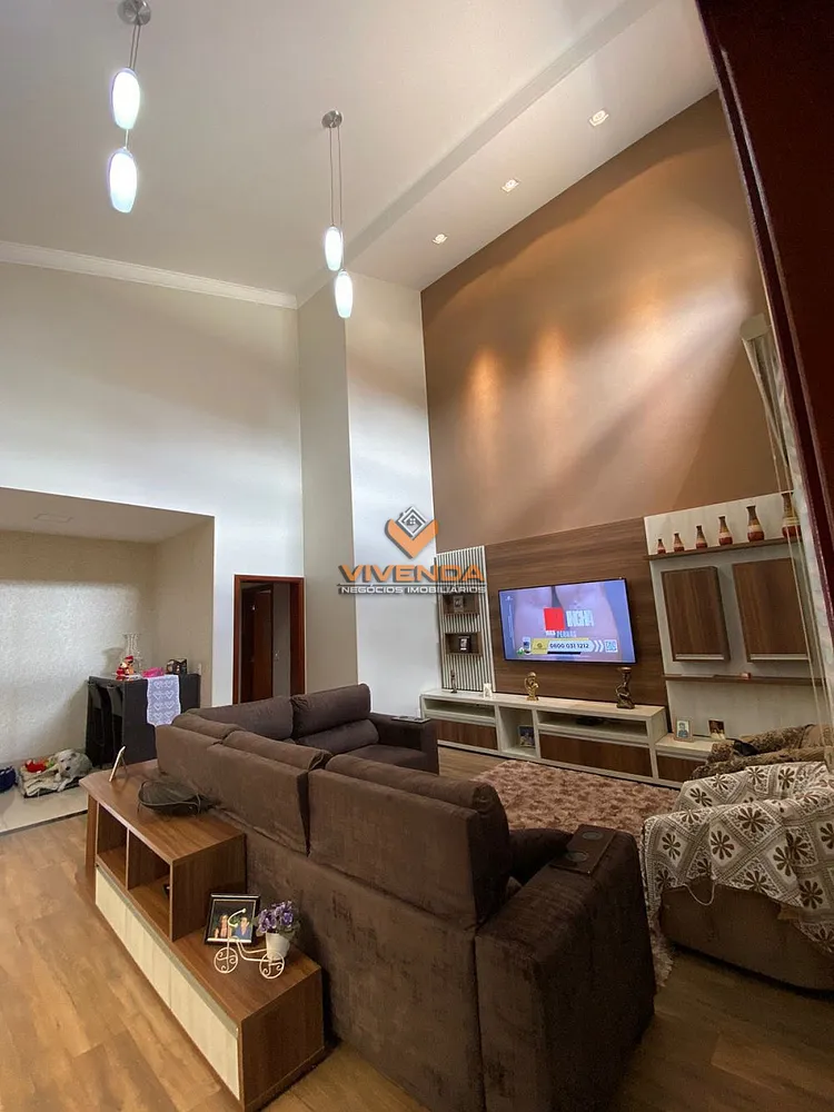 Casa, 4 quartos, 230 m² - Foto 4