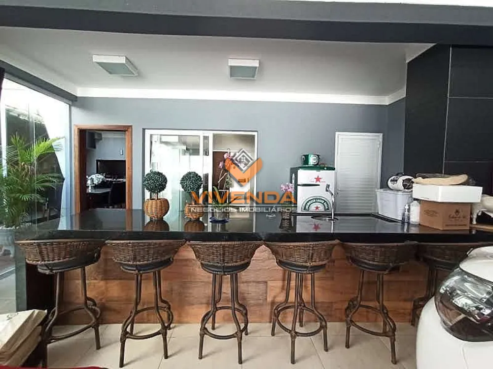 Casa, 3 quartos, 250 m² - Foto 3
