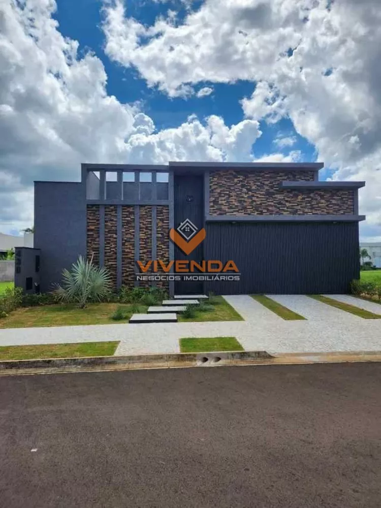 Casa de Condomínio à venda com 3 quartos, 216m² - Foto 2