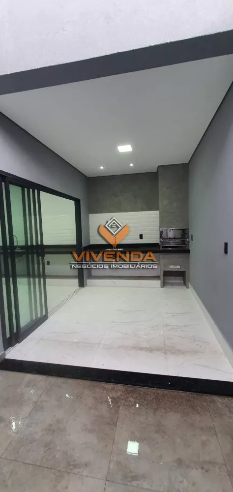 Casa à venda com 2 quartos, 120m² - Foto 1