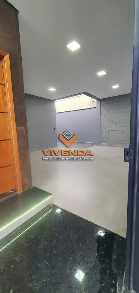 Casa à venda com 2 quartos, 120m² - Foto 2