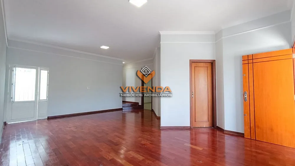 Casa, 4 quartos, 206 m² - Foto 2