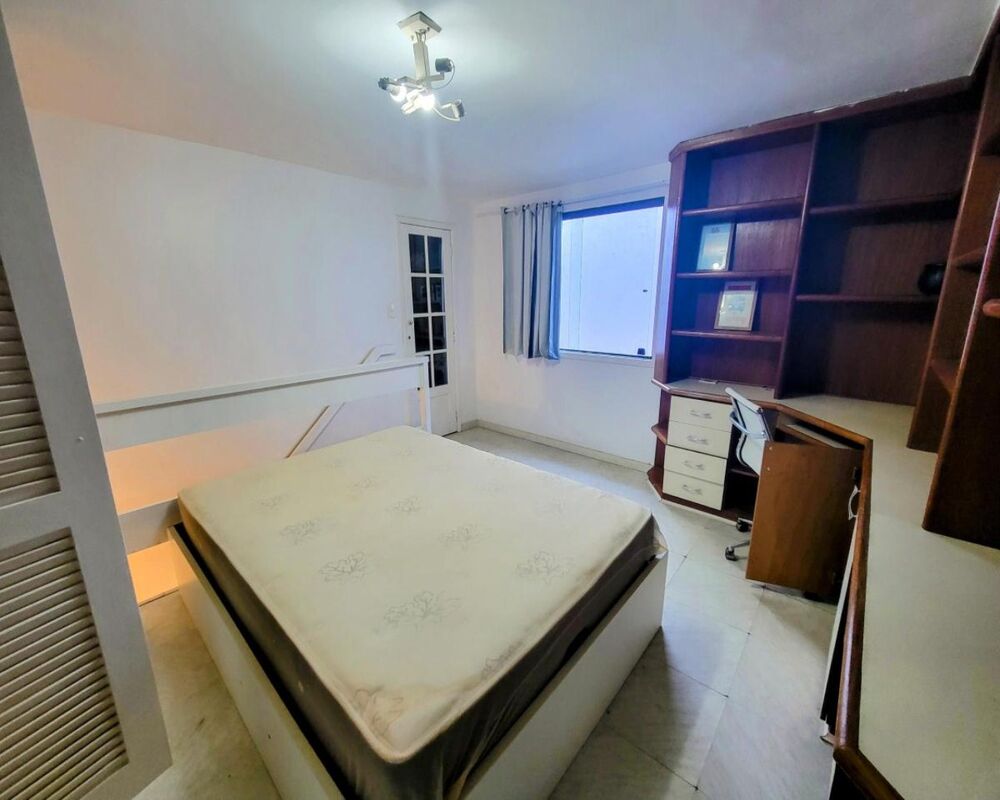 Casa para alugar com 4 quartos, 450m² - Foto 4