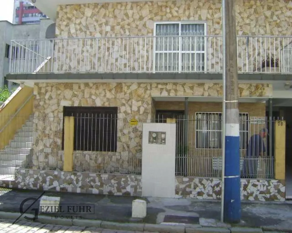 Casa, 4 quartos, 230 m² - Foto 1