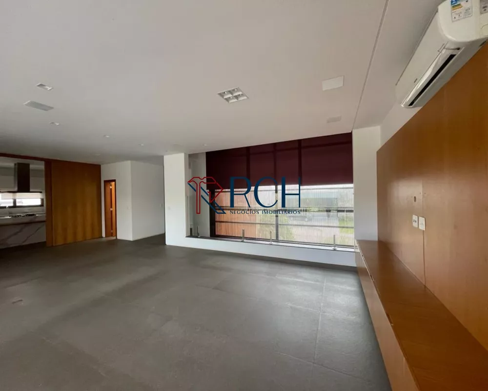 Casa à venda com 4 quartos, 346m² - Foto 1