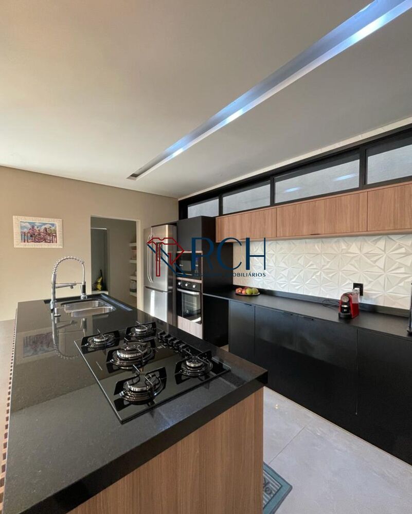 Casa à venda com 3 quartos, 238m² - Foto 15