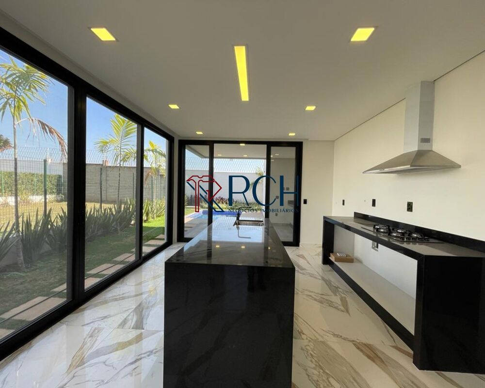 Casa, 3 quartos, 242 m² - Foto 2