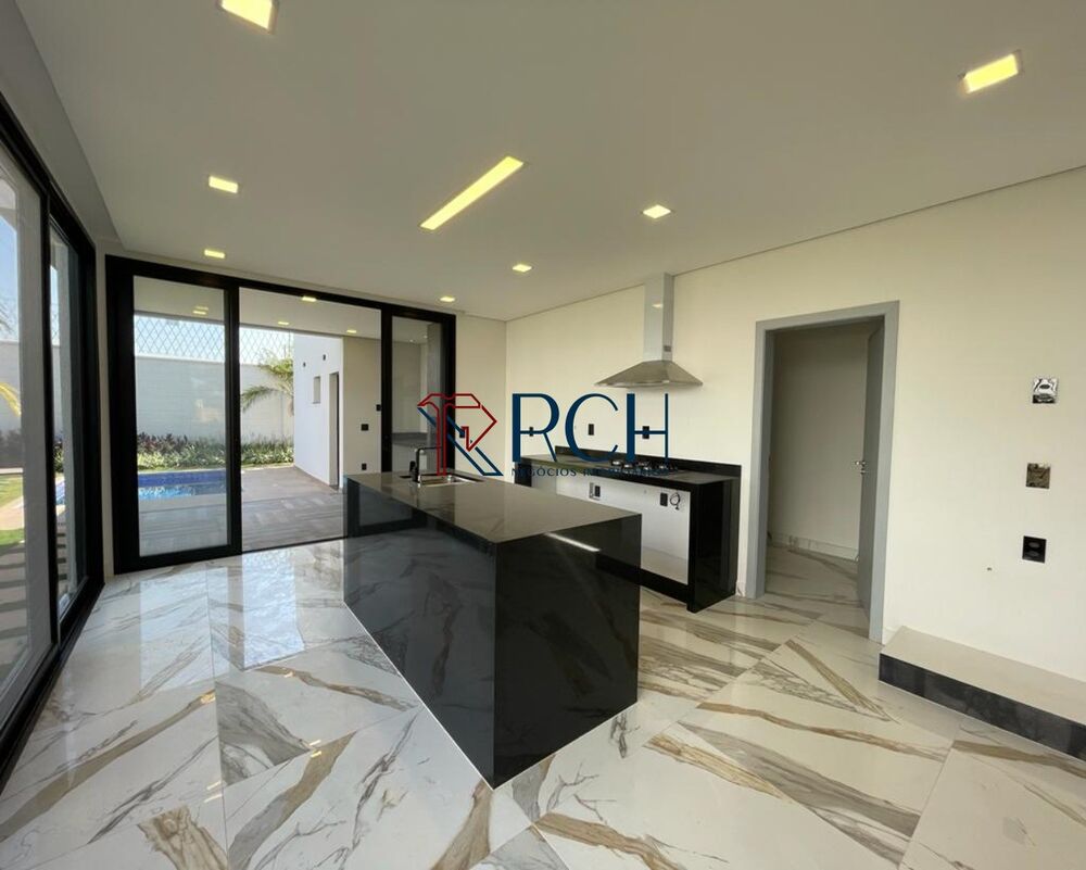 Casa, 3 quartos, 242 m² - Foto 1