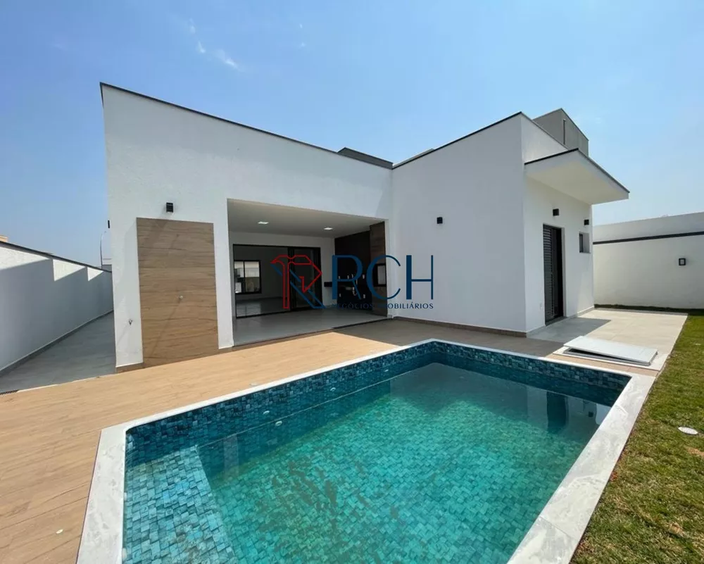 Casa à venda com 3 quartos, 240m² - Foto 1