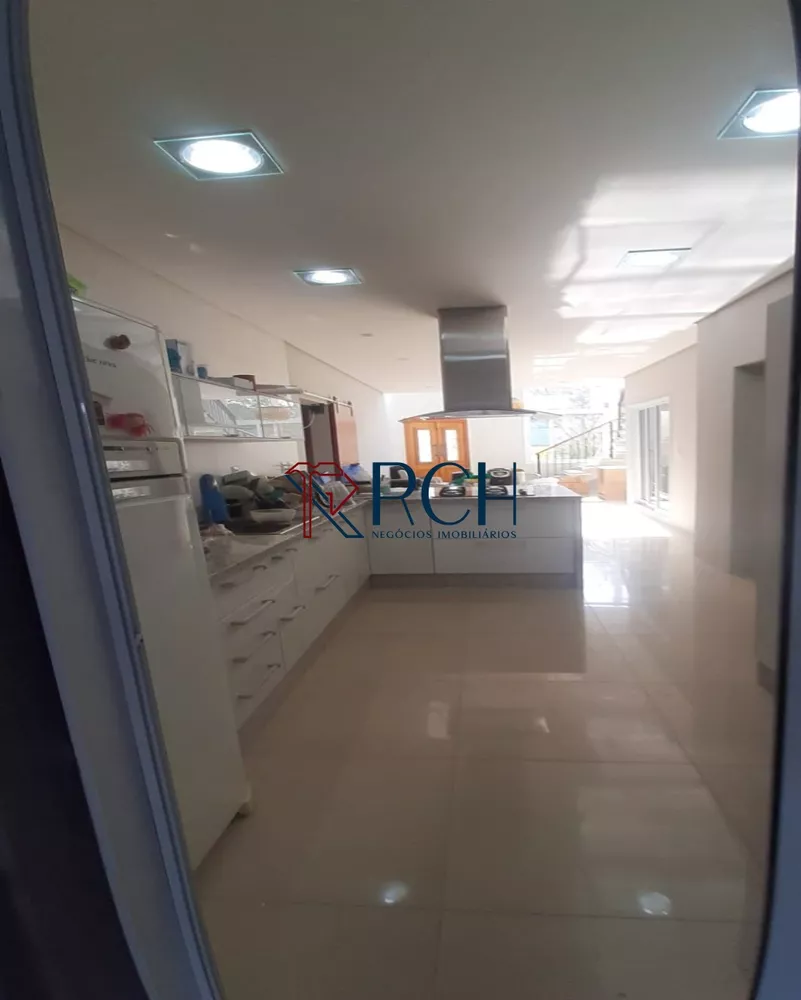 Casa à venda com 4 quartos, 220m² - Foto 2