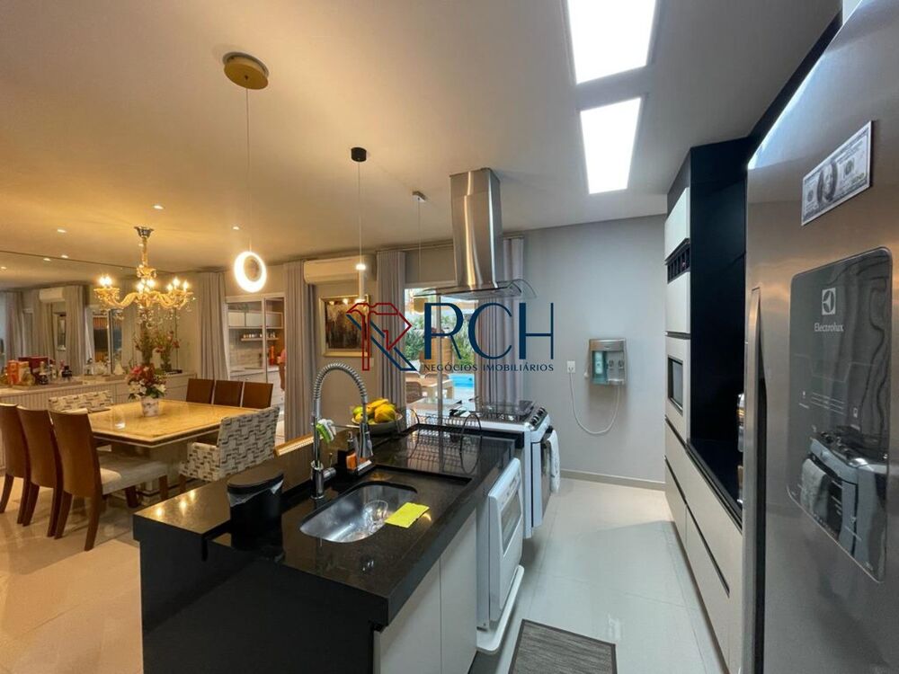 Casa à venda com 3 quartos, 270m² - Foto 4