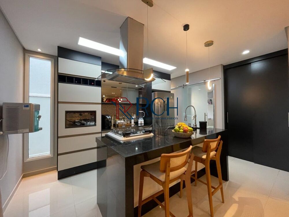 Casa à venda com 3 quartos, 270m² - Foto 3