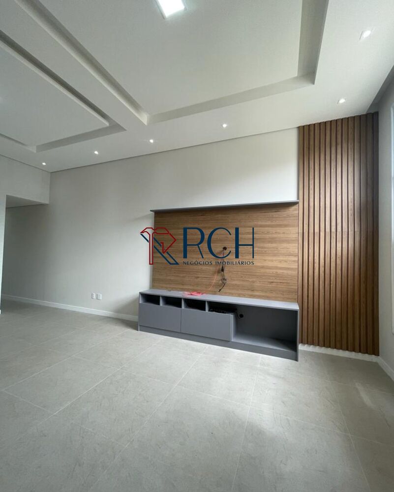 Casa à venda com 3 quartos, 154m² - Foto 1