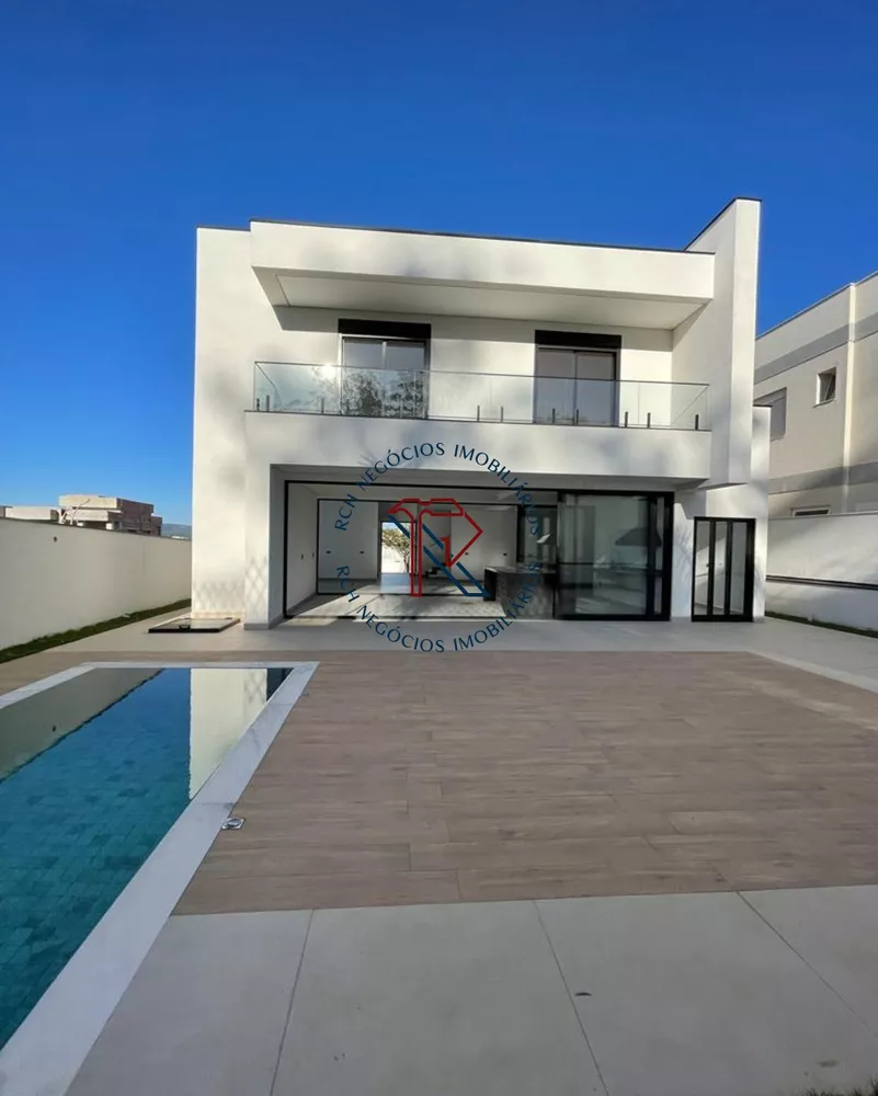 Casa à venda com 3 quartos, 258m² - Foto 2