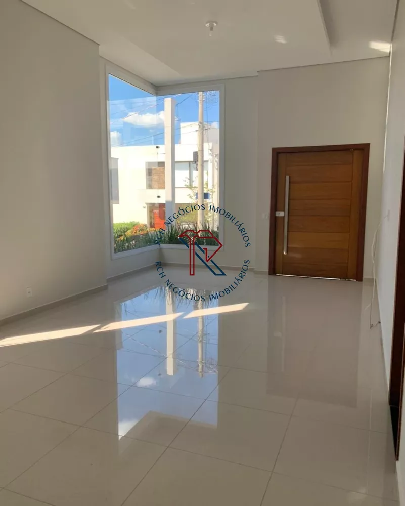 Casa à venda com 3 quartos, 200m² - Foto 1