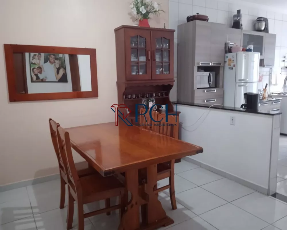 Casa à venda com 3 quartos, 100m² - Foto 4