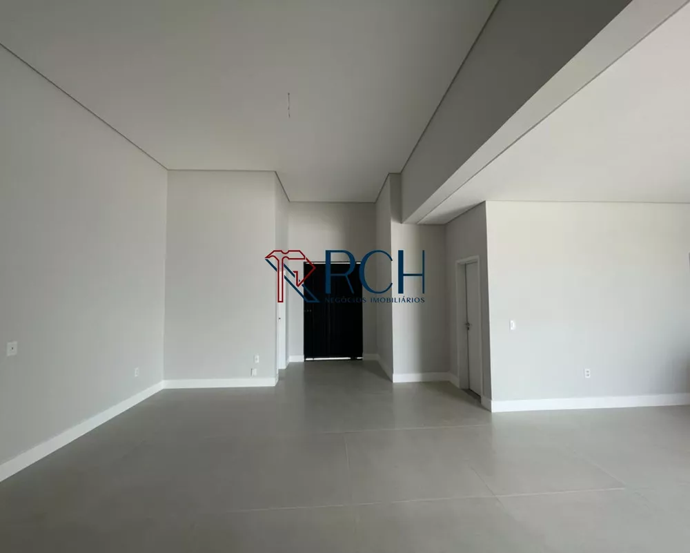 Casa à venda com 3 quartos, 236m² - Foto 4