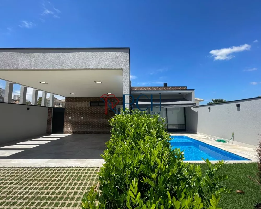 Casa à venda com 3 quartos, 217m² - Foto 1