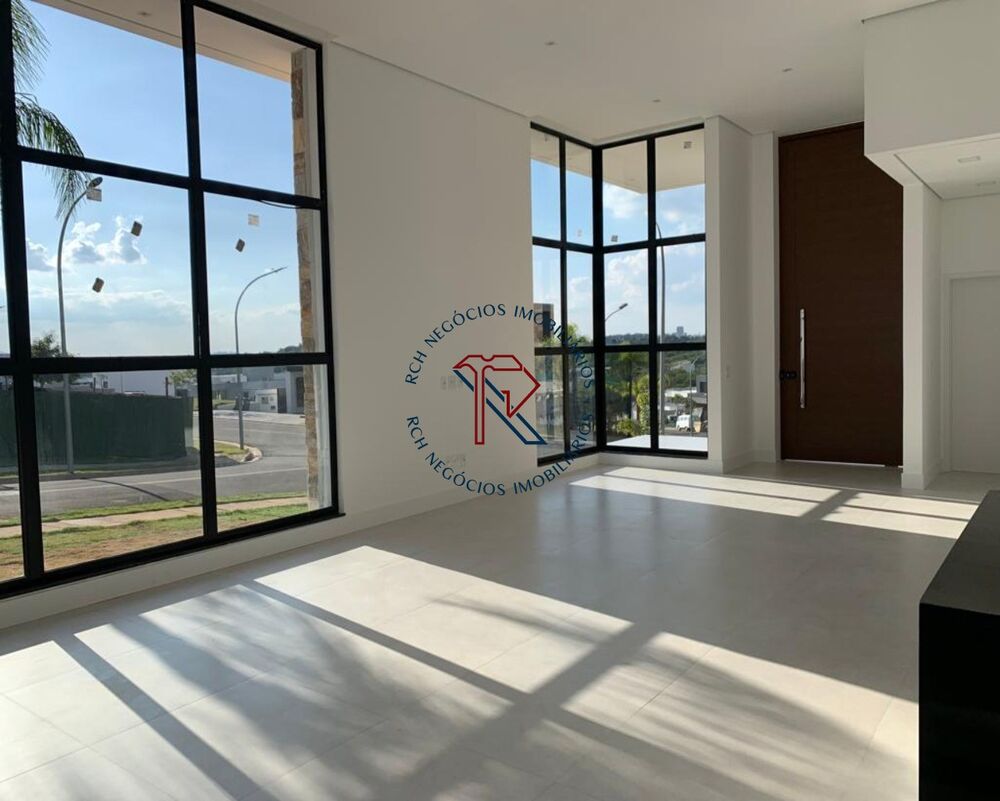 Casa à venda com 3 quartos, 244m² - Foto 1