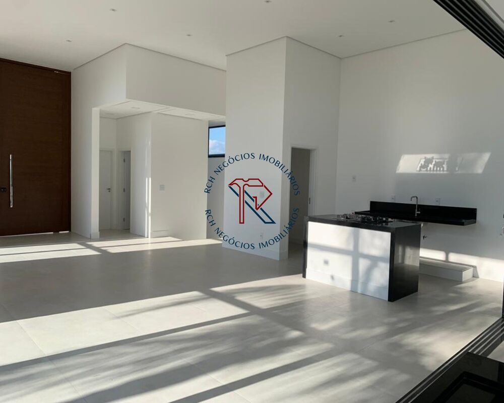 Casa à venda com 3 quartos, 244m² - Foto 2