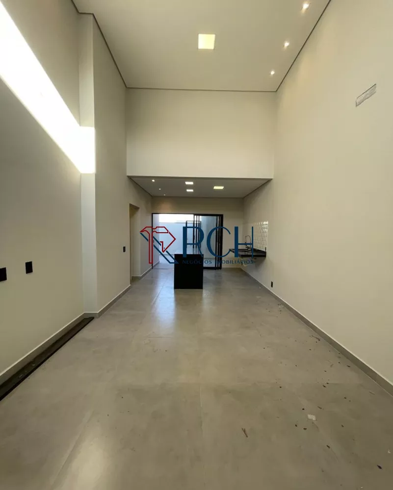 Casa à venda com 3 quartos, 118m² - Foto 1