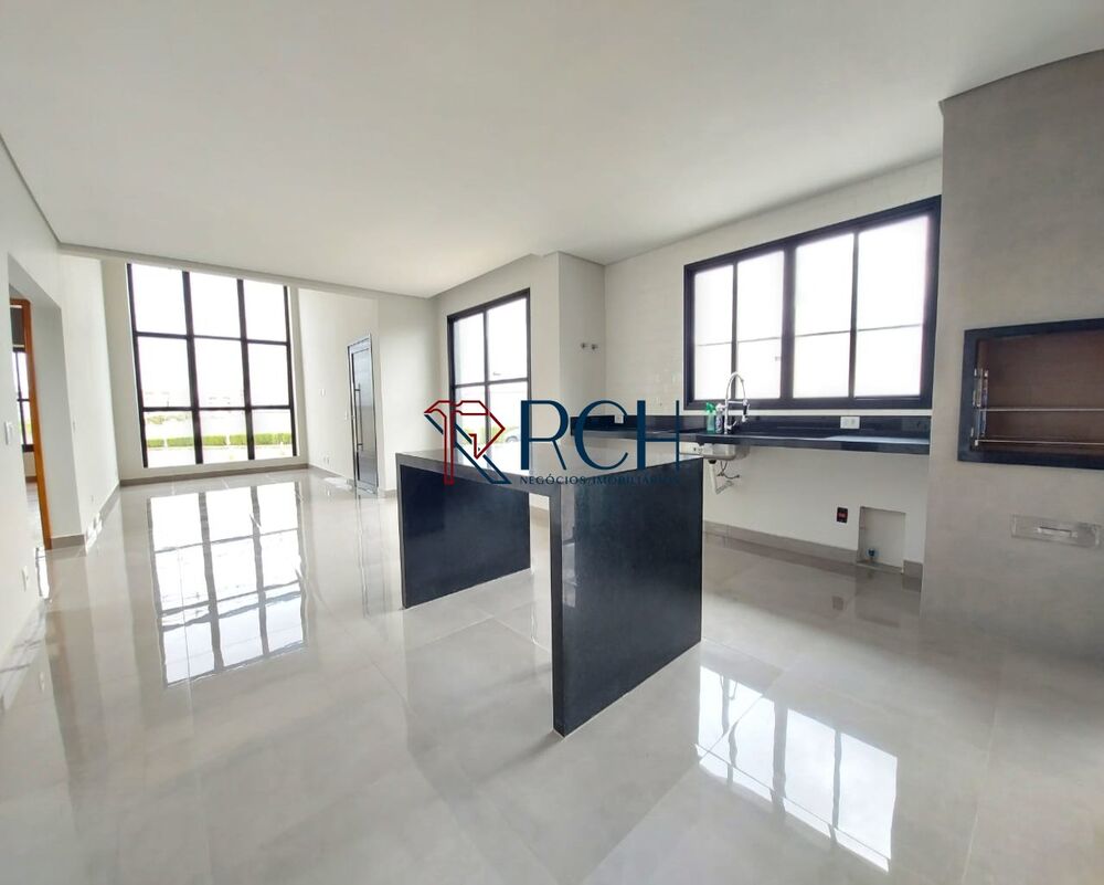 Casa à venda com 3 quartos, 152m² - Foto 1