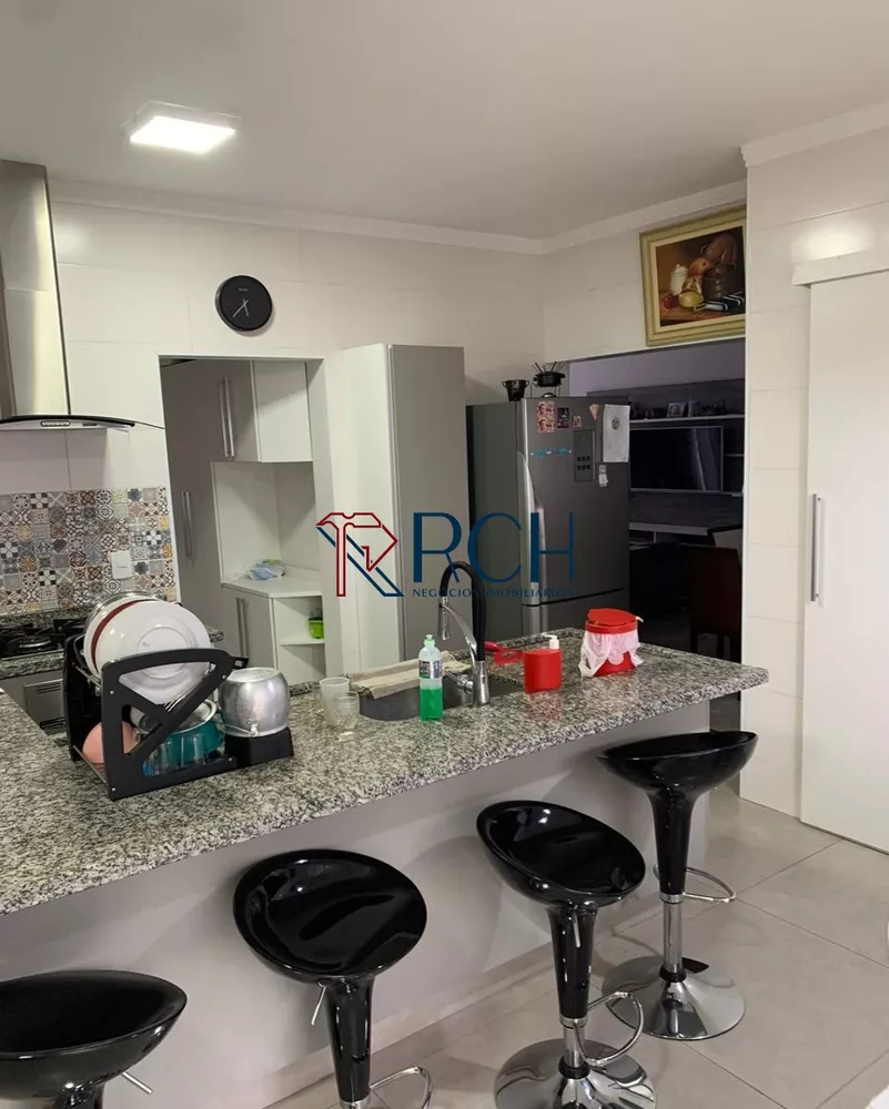 Casa à venda com 3 quartos, 180m² - Foto 3