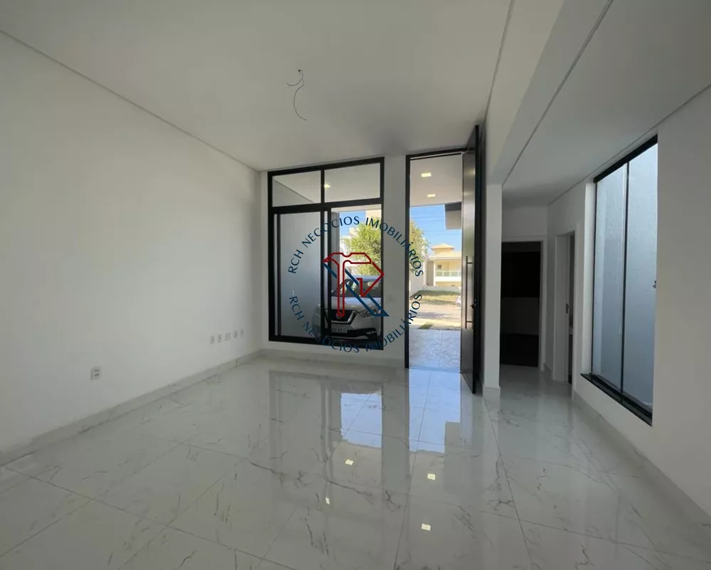 Casa à venda com 3 quartos, 110m² - Foto 1