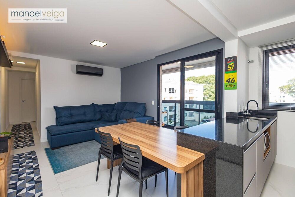 Apartamento à venda com 2 quartos, 66m² - Foto 2