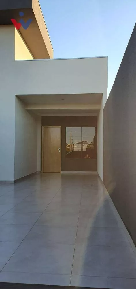 Casa à venda com 3 quartos, 82m² - Foto 2