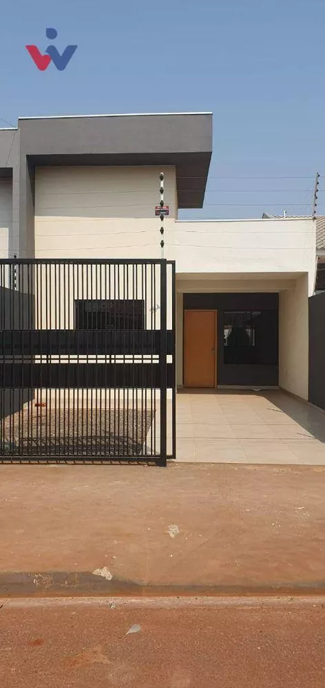 Casa à venda com 3 quartos, 82m² - Foto 1