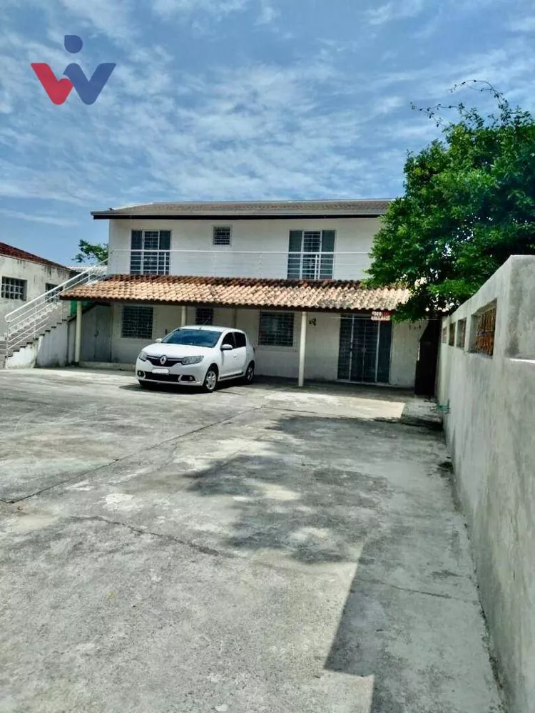 Casa à venda com 3 quartos, 100m² - Foto 1