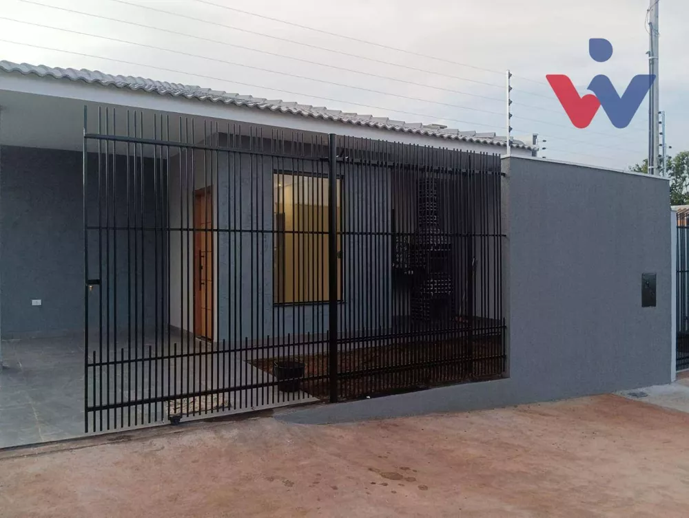 Casa à venda com 3 quartos, 75m² - Foto 1