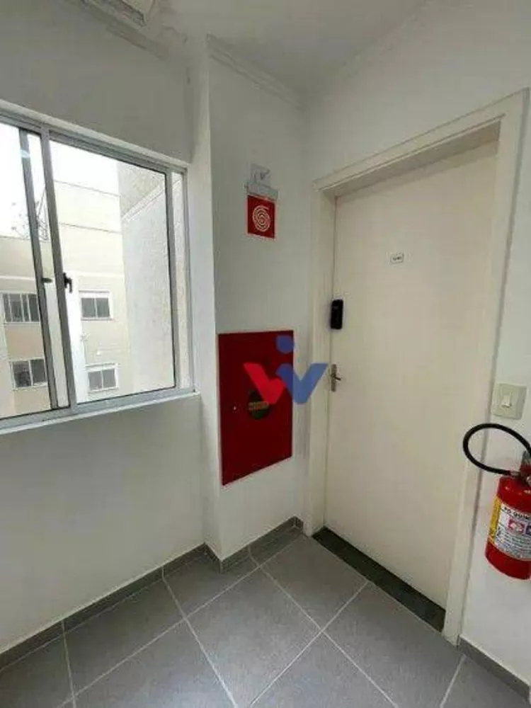 Apartamento à venda com 2 quartos, 65m² - Foto 2