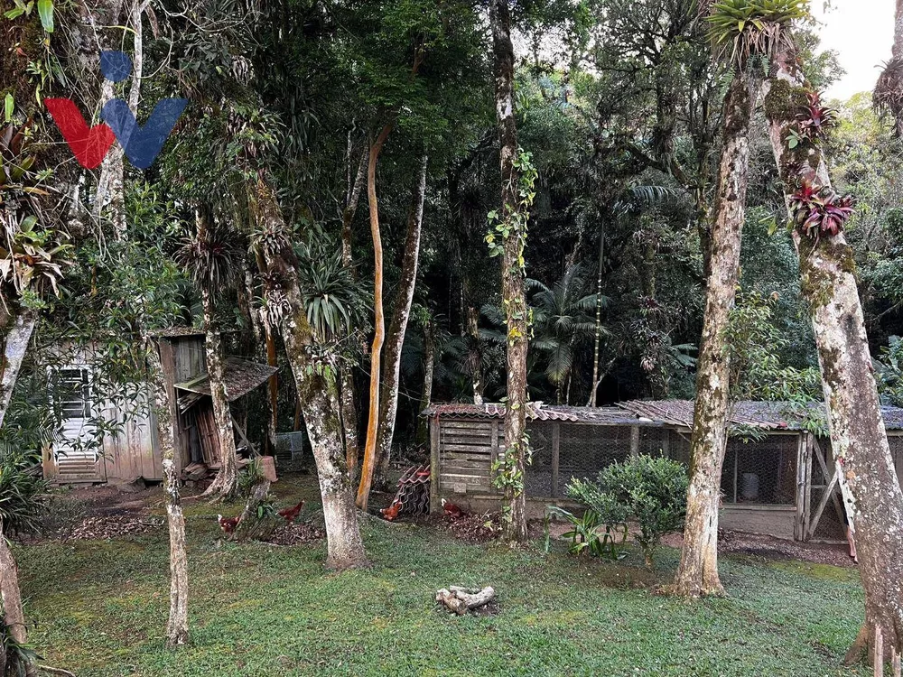 Chácara à venda com 4 quartos, 200m² - Foto 2