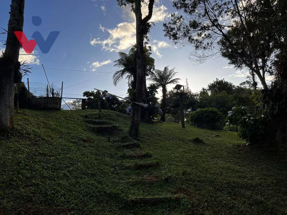 Chácara à venda com 4 quartos, 200m² - Foto 3