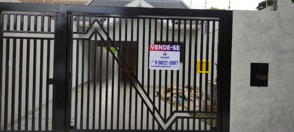 Casa à venda com 3 quartos, 82m² - Foto 1
